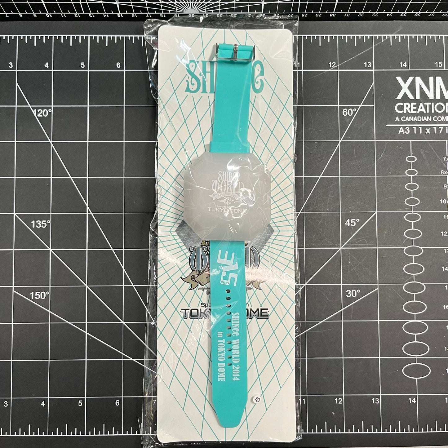 SHINee World I'm Your Boy 2014 in Tokyo Dome - Watch Type Light Stick