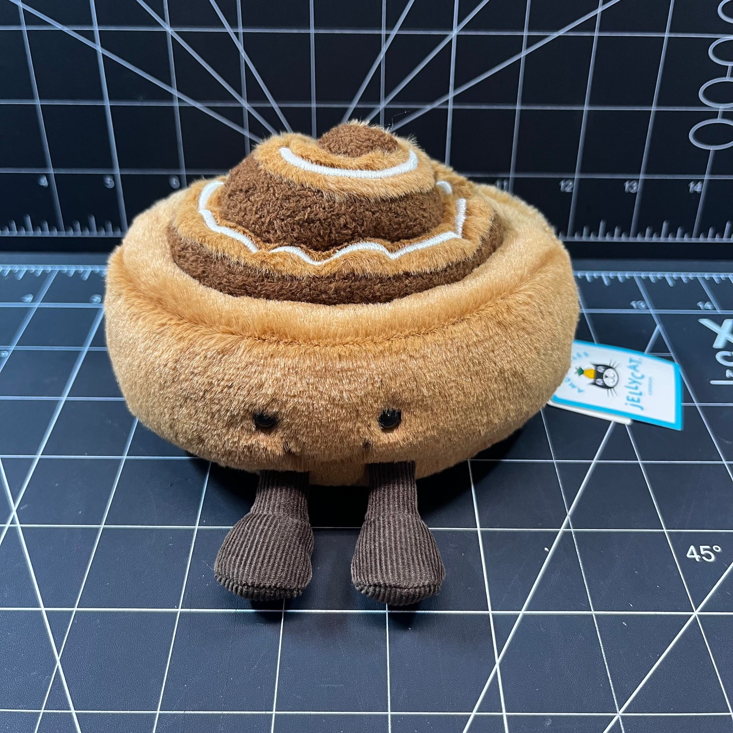 Jellycat Amuseables Cinnamon Bun