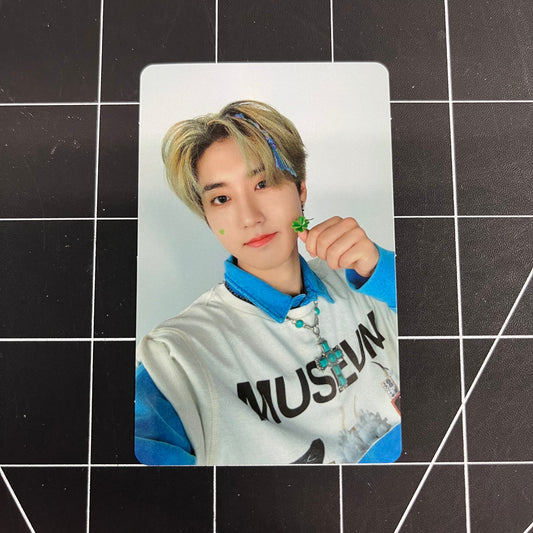 Stray Kids SOCIAL PATH/SUPER BOWL (Standard Japanese Ver.) - Han Photocard Only