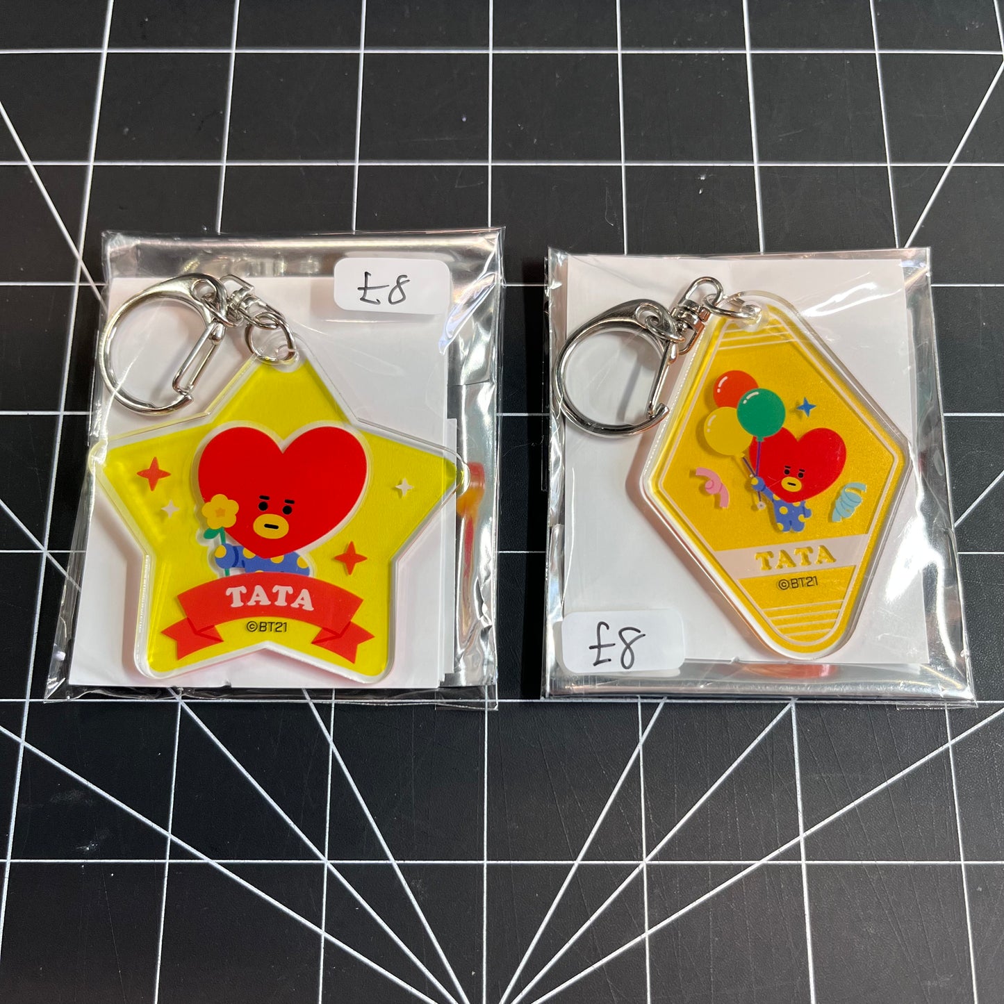 BTS BT21 Acrylic Keychain (Celebration Theme) - V & TATA