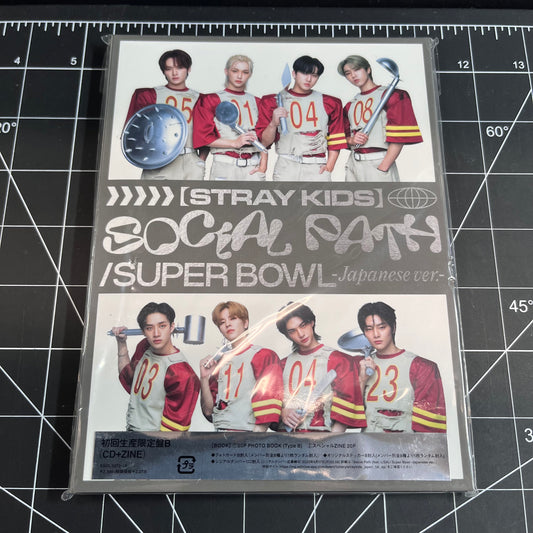 Stray Kids Social Path (feat. LiSA)/Super Bowl Japanese Ver. (Limited Type B)