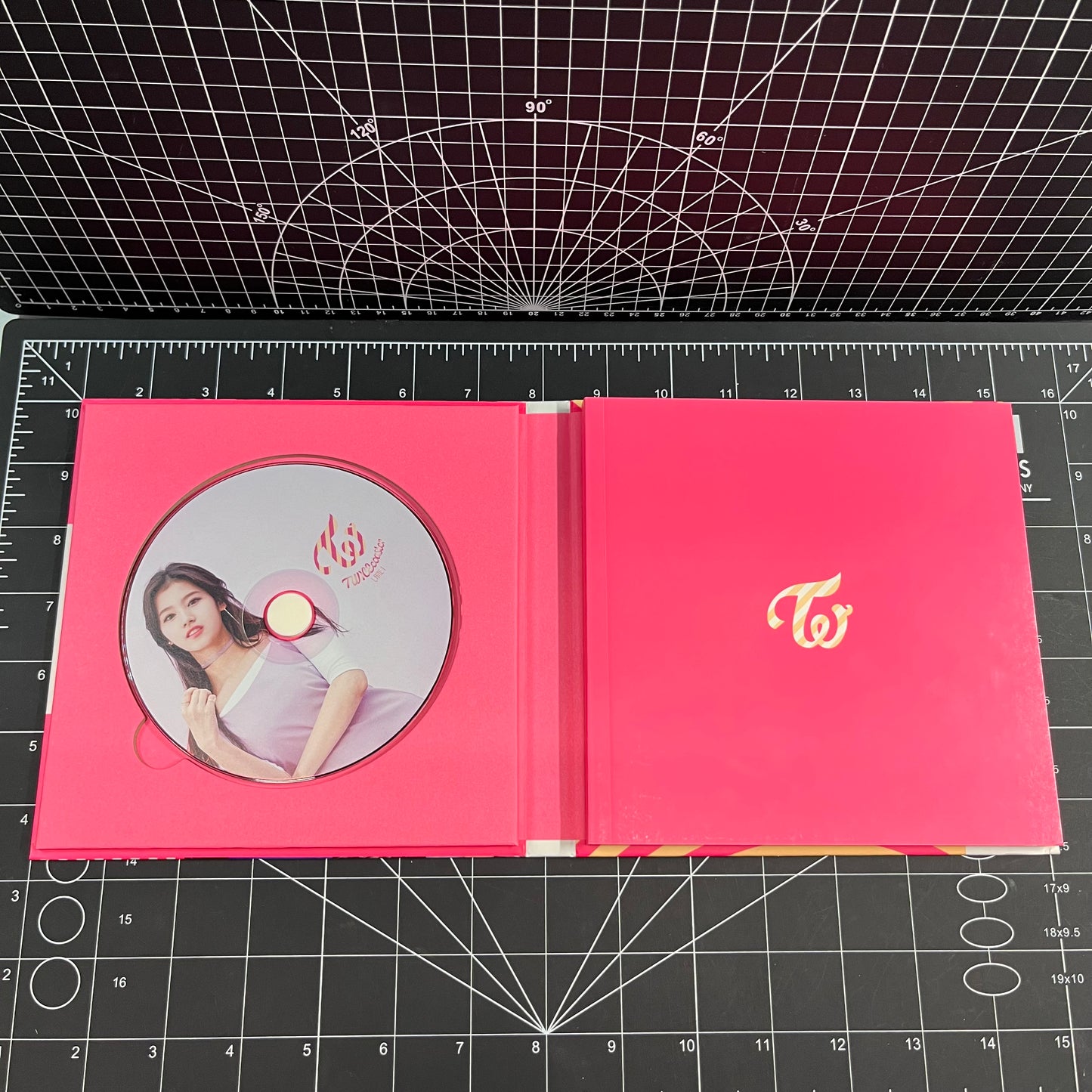 TWICE The 3rd Mini Album TWICEcoaster: LANE 1 (Neon Magenta Ver.)