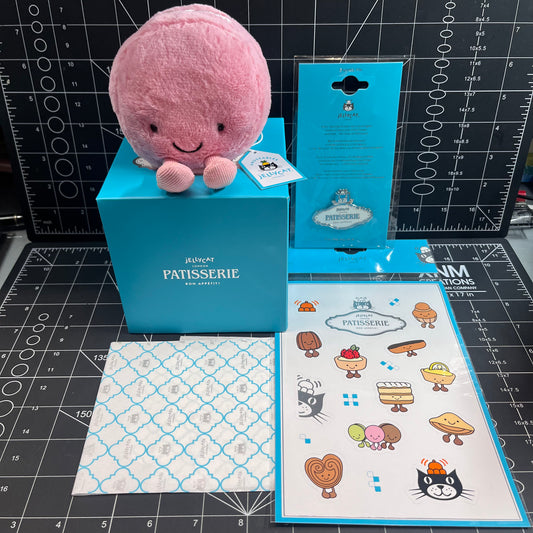 Jellycat Paris Patisserie Mia Macaron & Macaron Pin