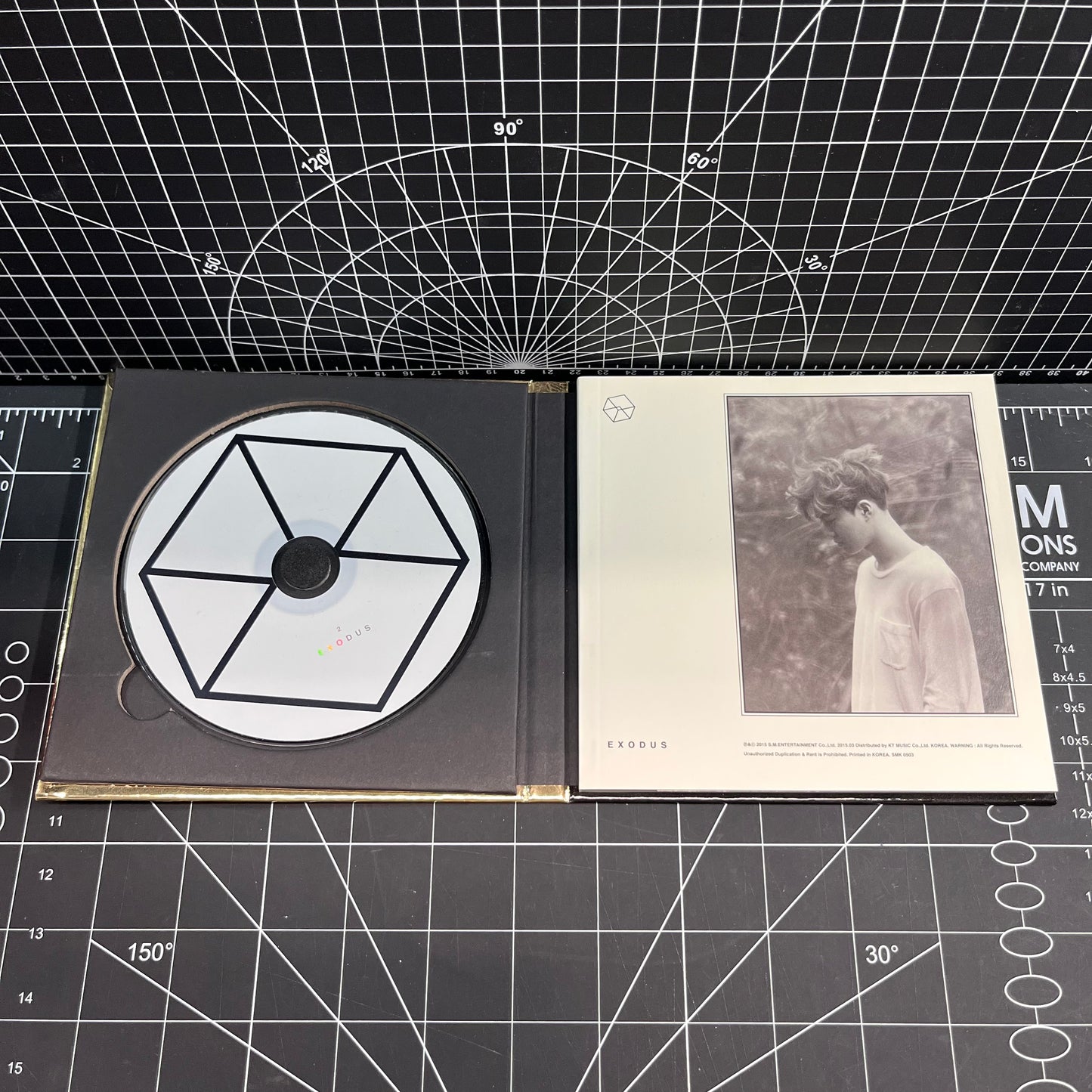 EXO The 2nd Album EXODUS (Korean Version) (Suho Cover) - No Photocard