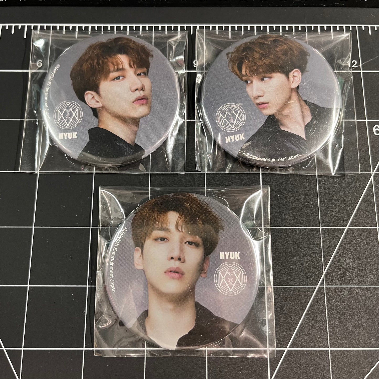 VIXX Official Merchandise - Hyuk Large Badge